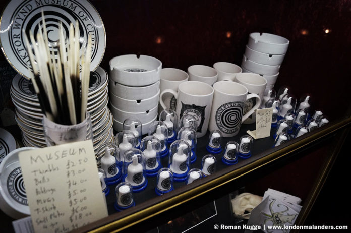 Kuriositätenkabinett London Viktor Wynd Museum Souvenir