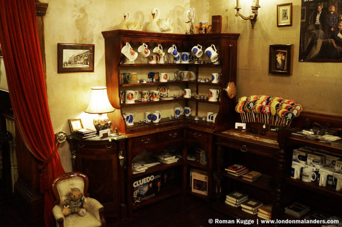 Sherlock Holmes Museum London Souvenir Shop