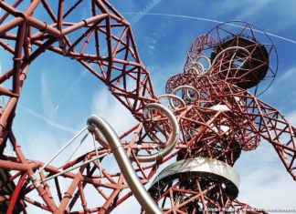 Orbit in London: die längste Rutsche der Welt! The Orbit Slide Rutsche London