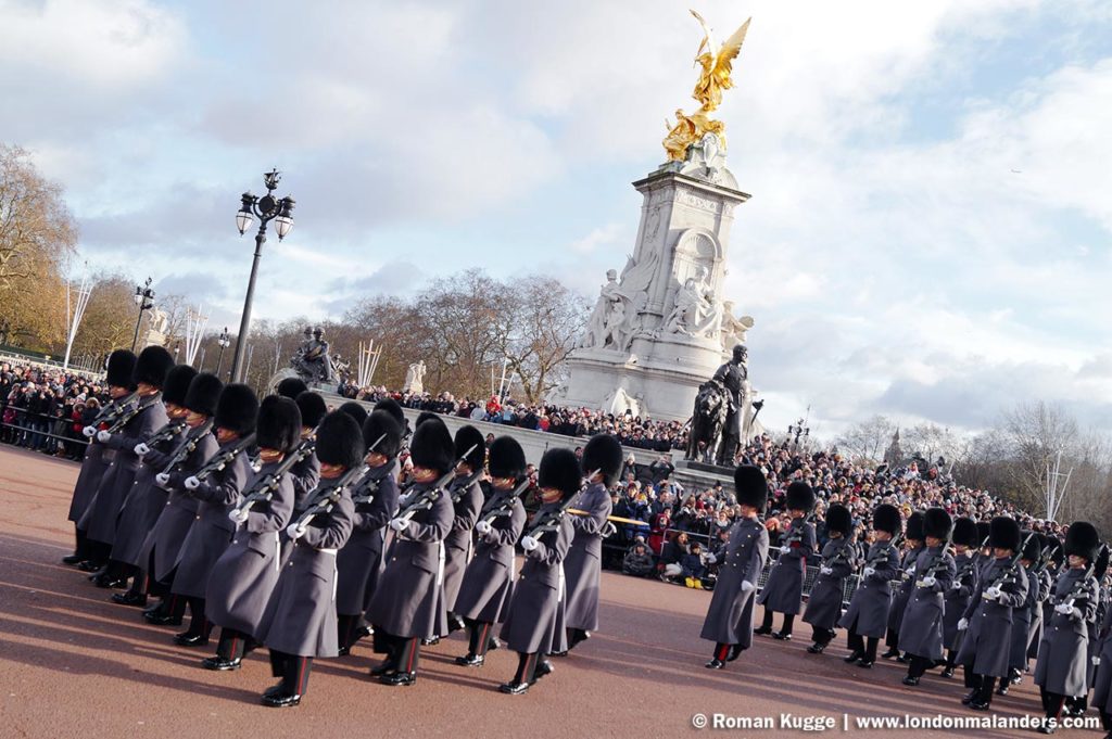 Wachablösung London Buckingham Palace
