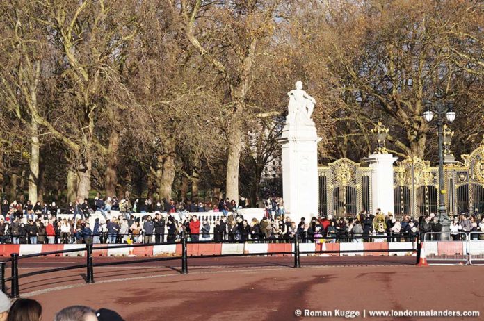 Wachablösung London Buckingham Palace besten Plätze Mauer