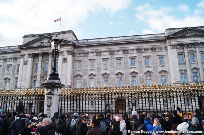 Wachablösung London Buckingham Palace besten Plätze am Gitter