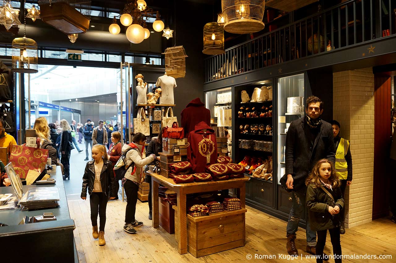 Harry Potter Shop London Am Gleis 9 Im King S Cross Bahnhof London Mal Anders