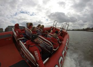Speedboot fahren in London: „Adrenalin Pur“-Abenteuer! Speedboot London Schnellboot Themse